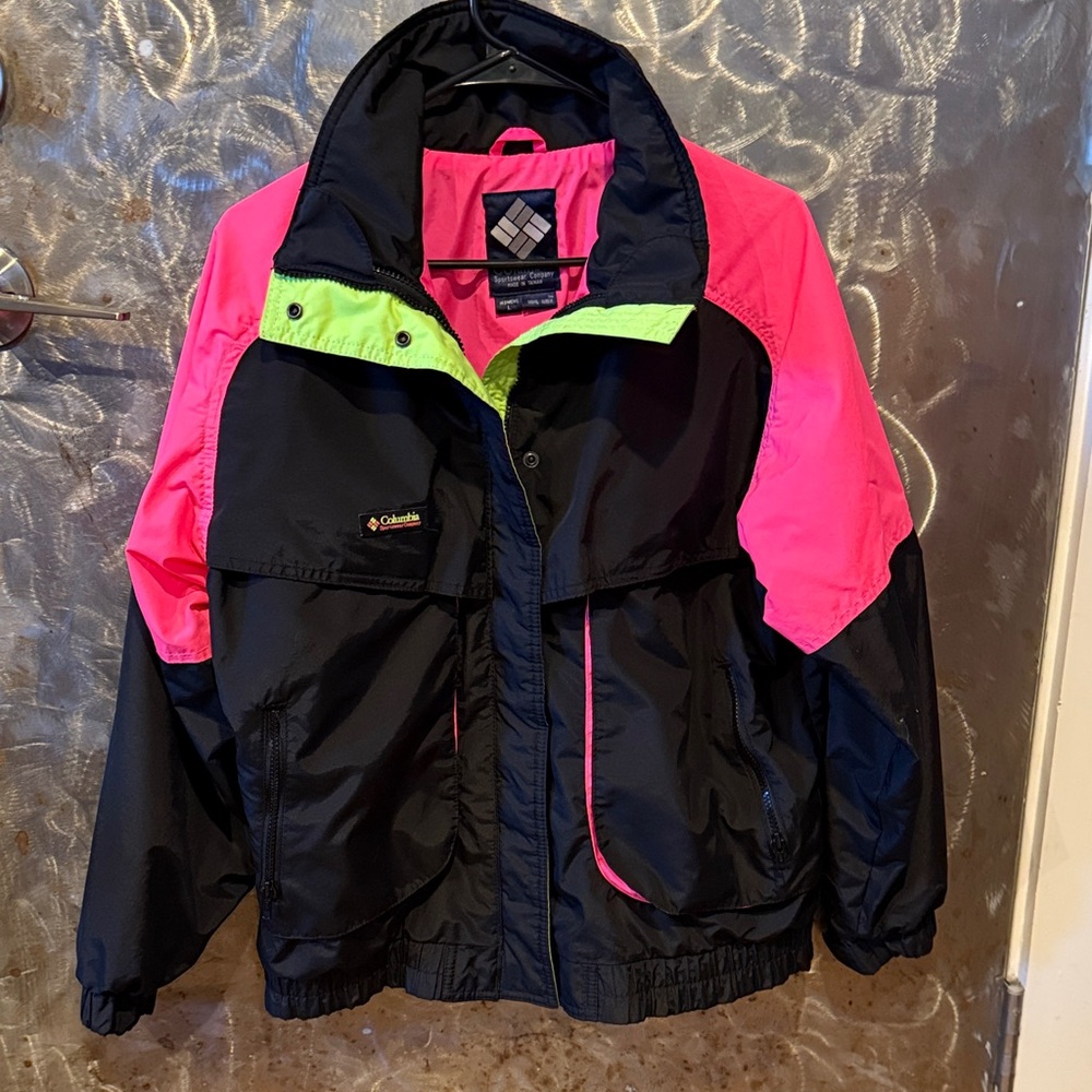 Columbia Vintage Powder Keg Women's Bright Pink and Black Fall/Winter Jacket